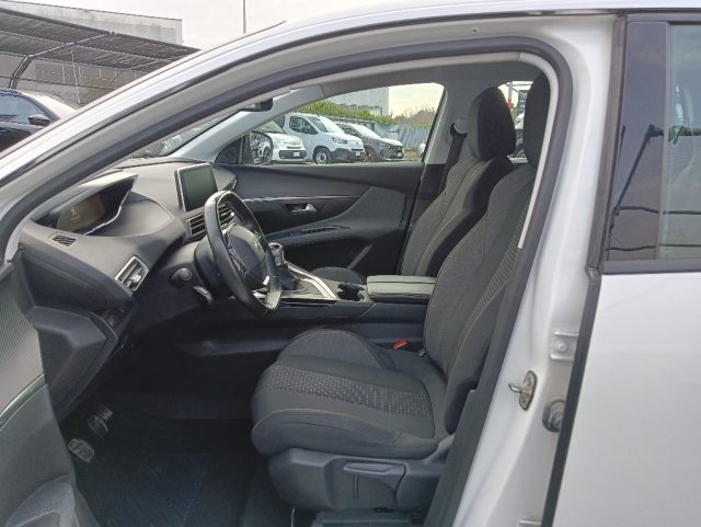 PEUGEOT 5008 usata, con Cerchi in lega