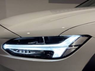 VOLVO V90 Cross Country usata, con Regolazione elettrica sedili