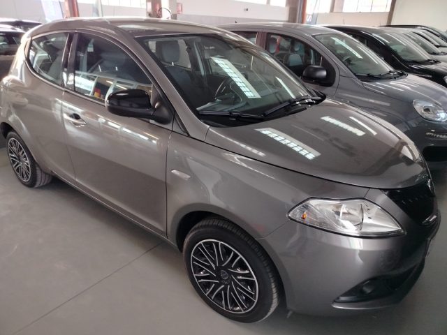 LANCIA Ypsilon usata, con Autoradio digitale