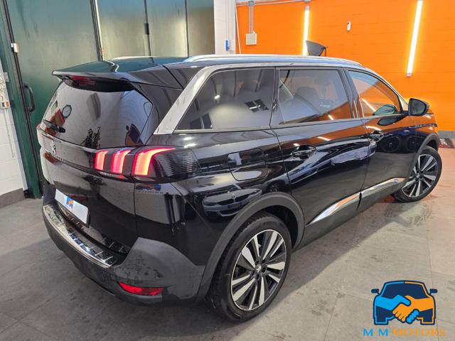 PEUGEOT 5008 usata, con Cerchi in lega