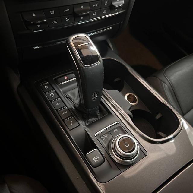 MASERATI Ghibli usata, con Sedile posteriore sdoppiato