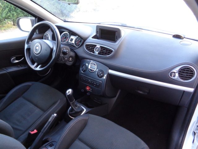 RENAULT Clio usata, con Controllo automatico clima