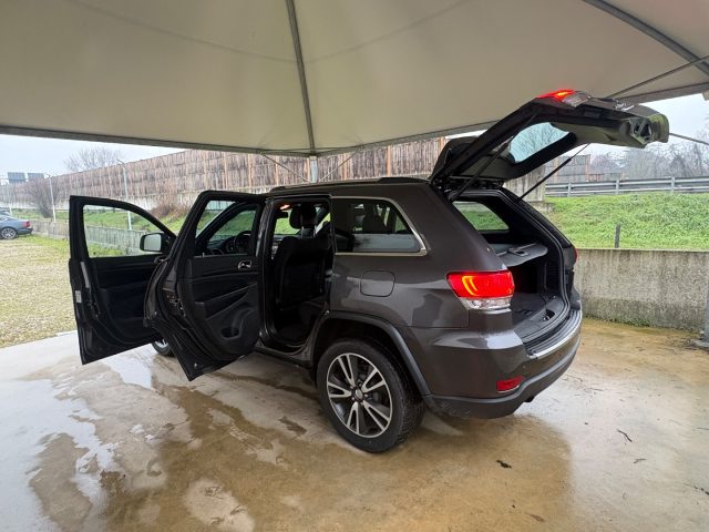 JEEP Grand Cherokee usata, con USB