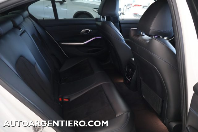 BMW 320 usata, con Pacchetto sportivo