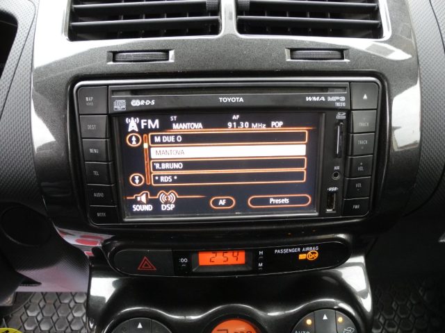 TOYOTA Urban Cruiser usata, con Autoradio digitale