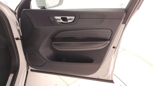 VOLVO XC60 usata, con Fari full-led