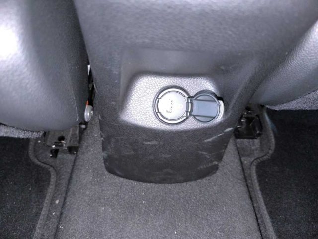 KIA Stonic usata, con Autoradio digitale