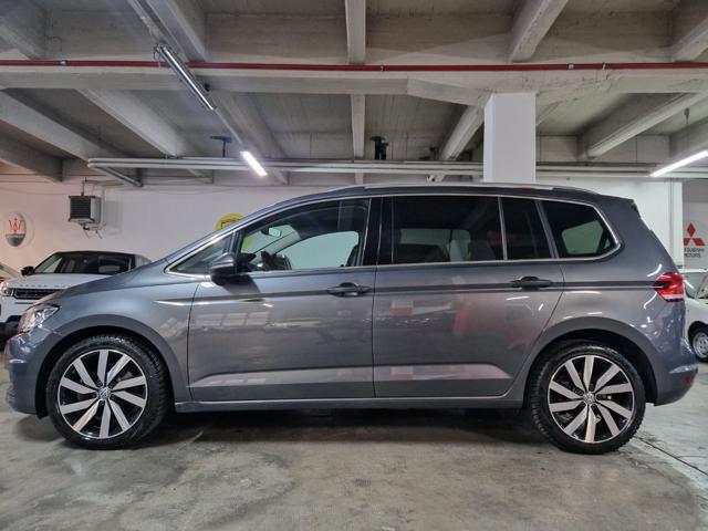 VOLKSWAGEN Touran usata, con Autoradio