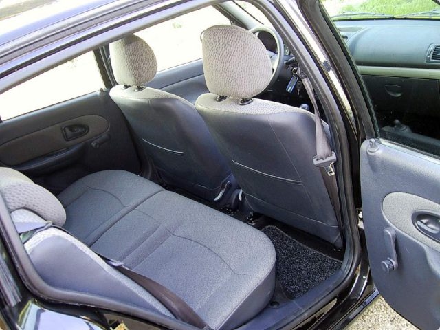 RENAULT Clio usata, con Controllo automatico clima