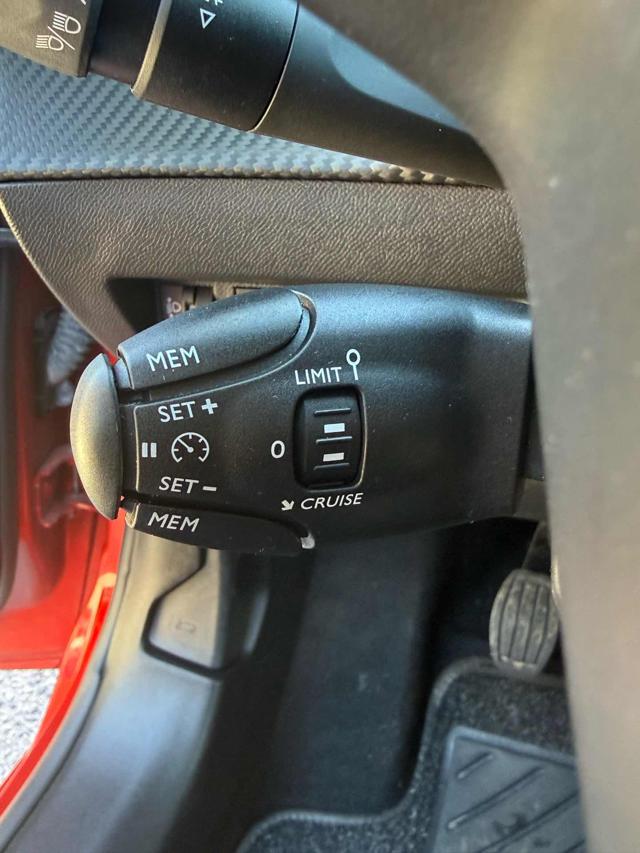 PEUGEOT 208 usata, con Sensori di parcheggio posteriori