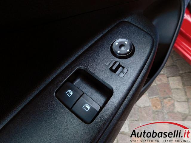 HYUNDAI i10 usata, con Schermo multifunzione interamente digitale