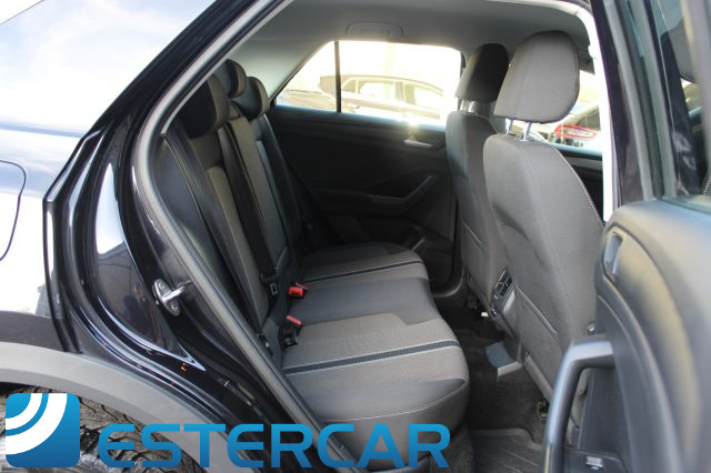 VOLKSWAGEN T-Roc usata, con USB