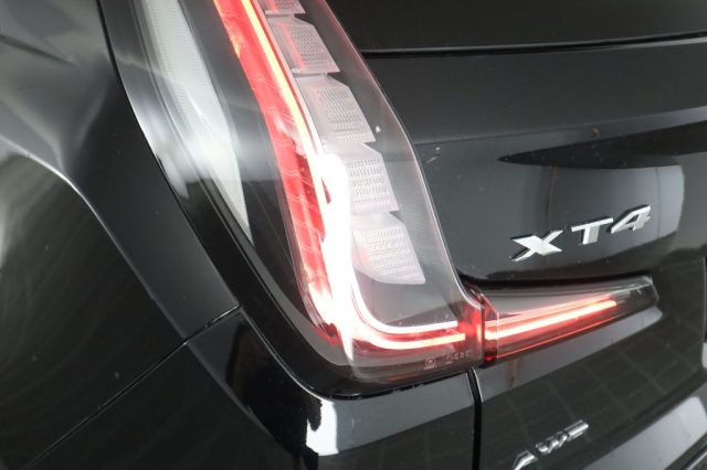 CADILLAC XT4 usata 9