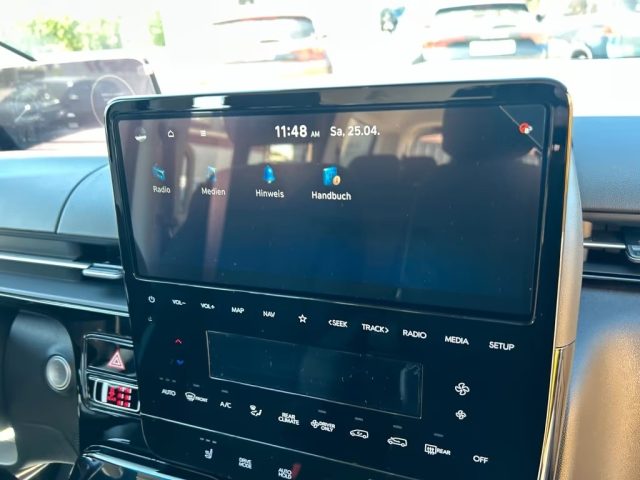 HYUNDAI Staria usata, con Bluetooth