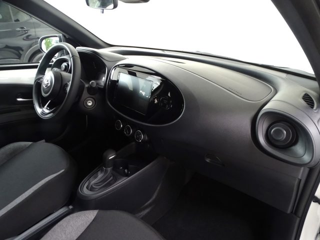 TOYOTA Aygo X usata, con Sedile posteriore sdoppiato