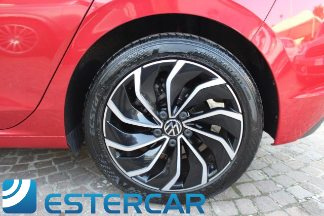 VOLKSWAGEN Golf usata, con USB