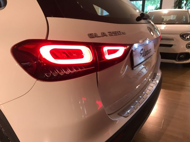 MERCEDES-BENZ GLA 250 usata, con Park Distance Control