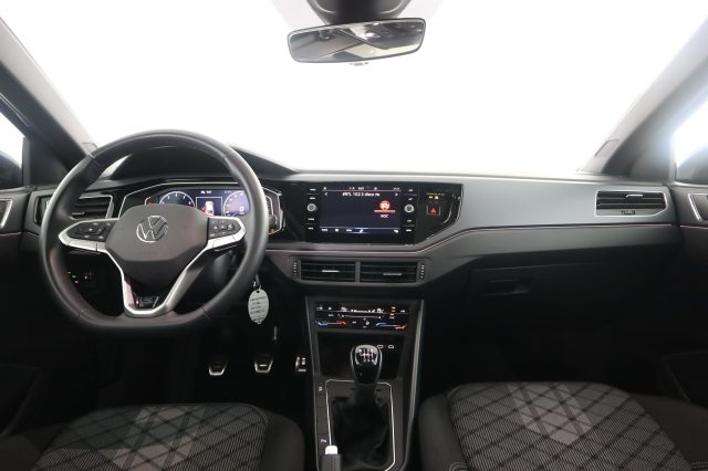 VOLKSWAGEN Taigo usata 4