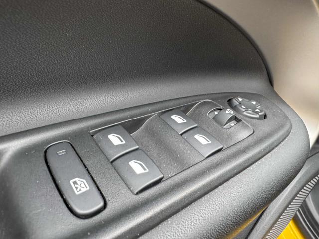 JEEP Avenger usata, con Controllo automatico clima