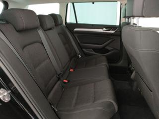 VOLKSWAGEN Passat Variant usata, con Volante in pelle