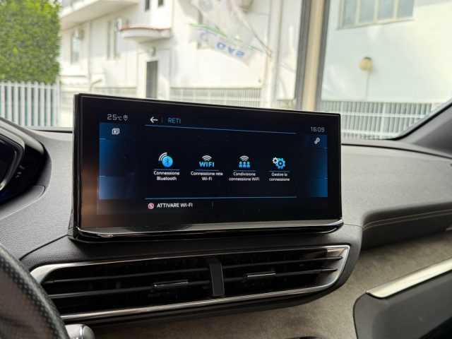 PEUGEOT 3008 usata, con Volante multifunzione
