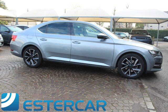 SKODA Superb usata, con Cerchi in lega