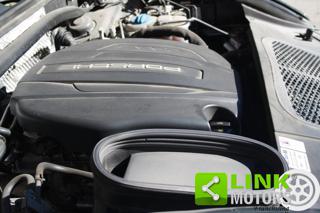 PORSCHE Macan usata, con Leve al volante