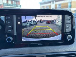 HYUNDAI i10 usata, con Touch screen