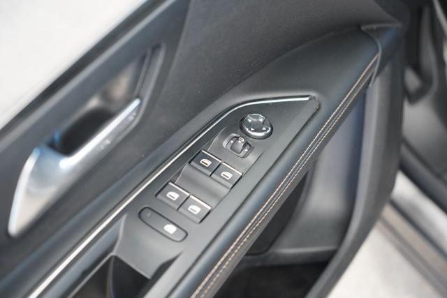 PEUGEOT 5008 usata, con Servosterzo