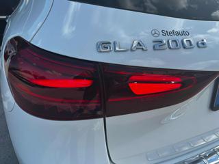 MERCEDES-BENZ GLA 200 usata, con Portellone posteriore elettrico
