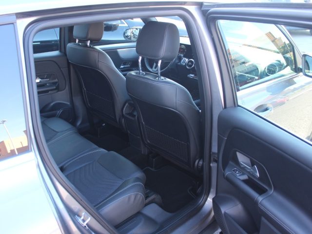 MERCEDES-BENZ GLB 180 usata, con Touch screen