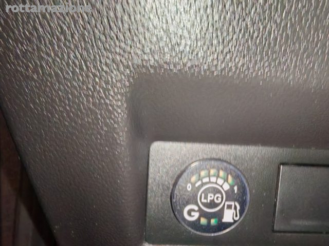 RENAULT Captur usata, con Volante in pelle