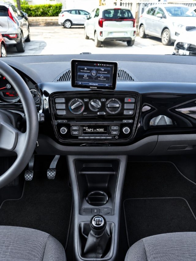 VOLKSWAGEN up! usata, con Climatizzatore