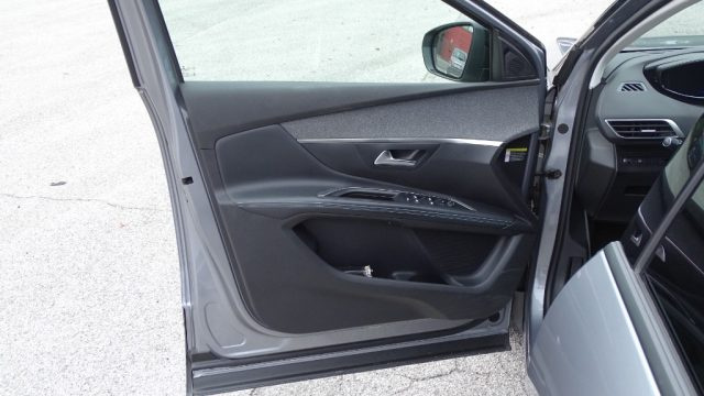 PEUGEOT 5008 usata, con Android Auto