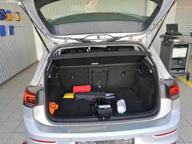 VOLKSWAGEN Golf usata, con Autoradio