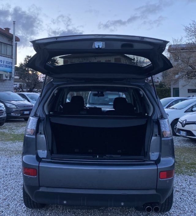 MITSUBISHI Outlander usata, con Climatizzatore