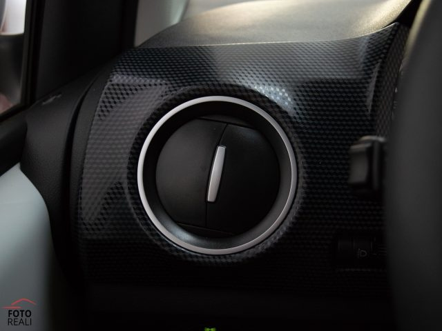 VOLKSWAGEN up! usata 35