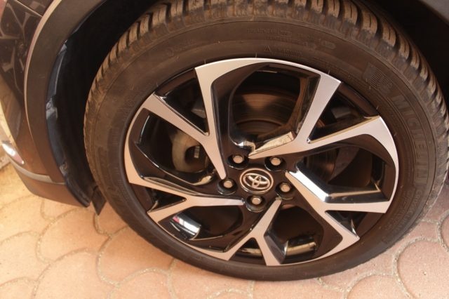 TOYOTA C-HR usata, con Bluetooth