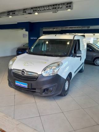 OPEL Combo usata, con Airbag