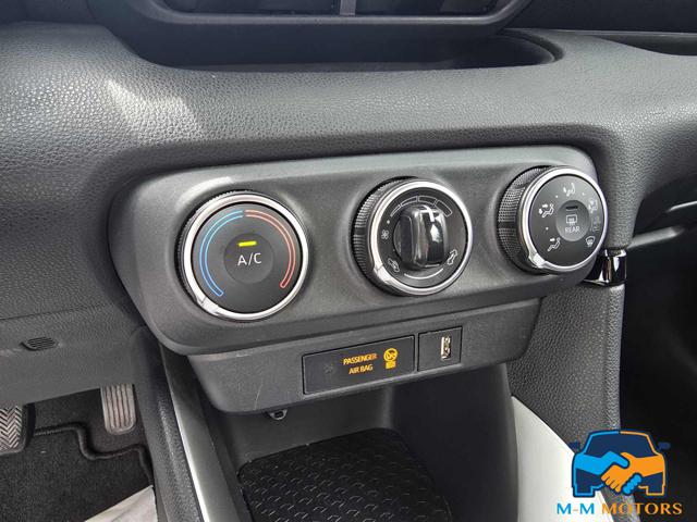 TOYOTA Yaris usata, con Specchietti laterali elettrici