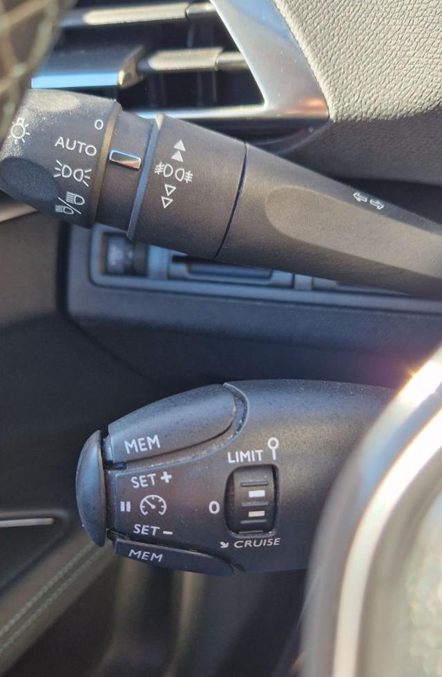PEUGEOT 3008 usata, con Climatizzatore