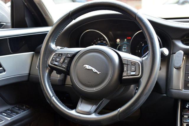 JAGUAR XF usata, con Tettuccio apribile