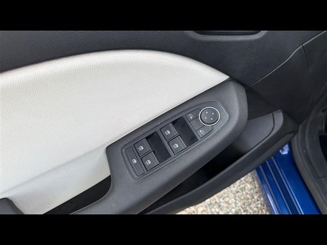 RENAULT Clio usata, con Sensori di parcheggio posteriori