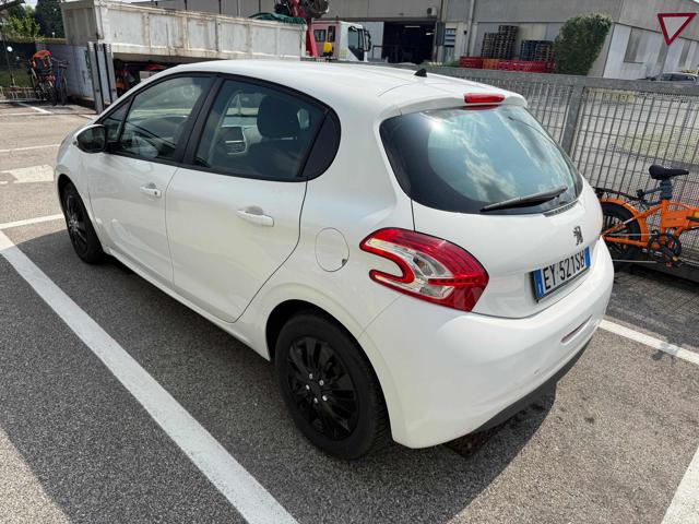 PEUGEOT 208 usata, con Alzacristalli elettrici