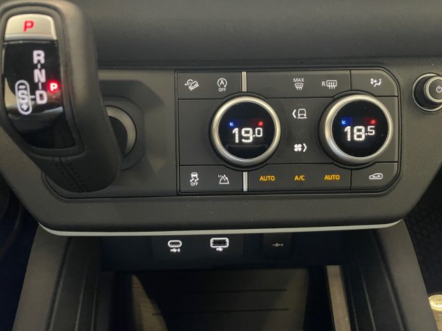LAND ROVER Defender usata, con Bracciolo
