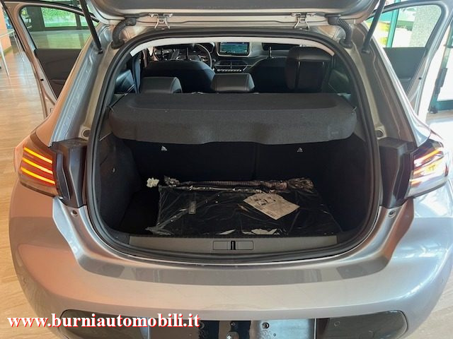 PEUGEOT 208 usata, con Sedile posteriore sdoppiato