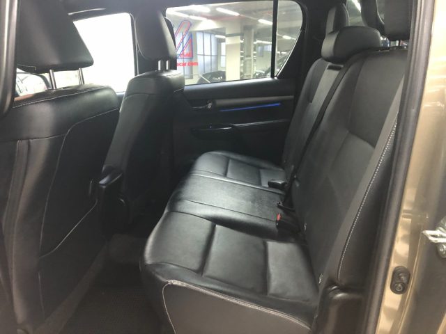 TOYOTA Hilux usata, con Regolazione elettrica sedili