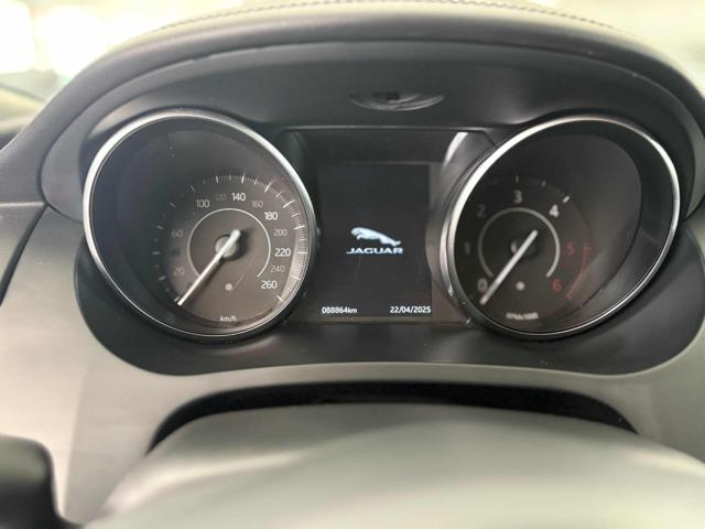 JAGUAR E-Pace usata, con Climatizzatore