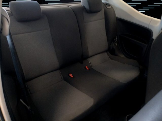 VOLKSWAGEN up! usata 16