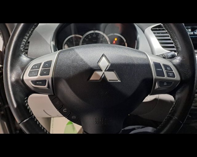 MITSUBISHI L200 usata, con Controllo automatico clima